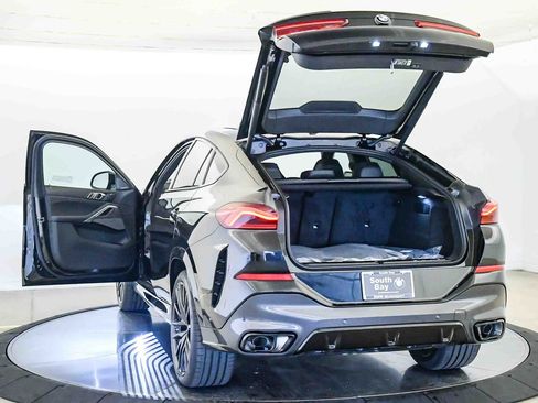 New 2026 BMW X6 xDrive40i w/ Climate Comfort Package image 26