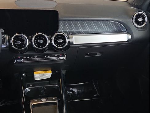 New 2026 Mercedes-Benz GLB 250 image 15