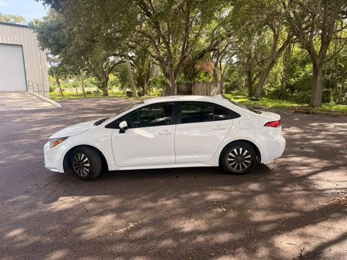 Used 2022 Toyota Corolla LE FWD image 4