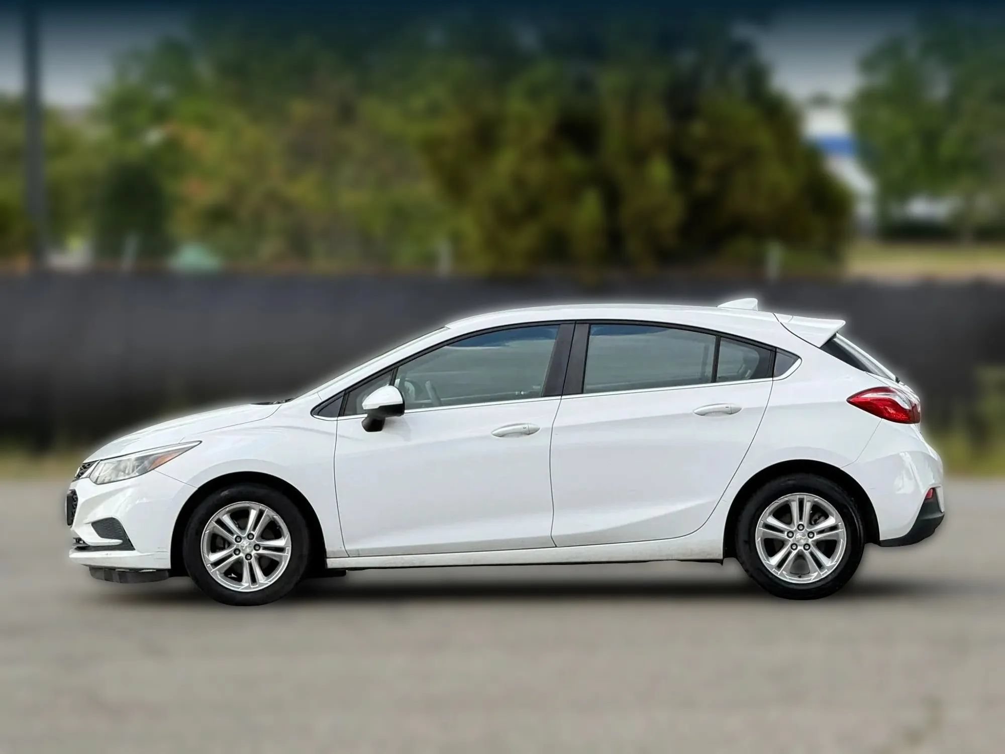 Used 2018 Chevrolet Cruze LT w/ Convenience Package FWD image 8