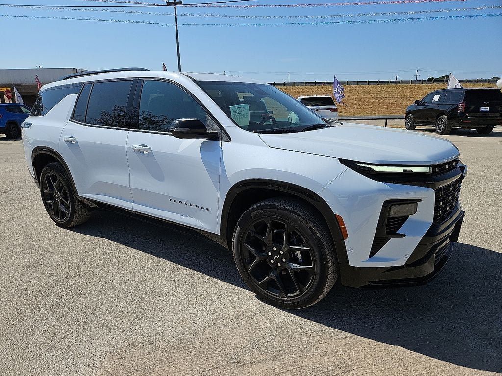 Used 2026 Chevrolet Traverse RS FWD image 10