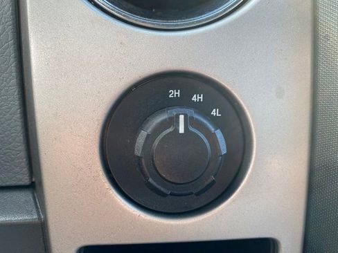 Used 2013 Ford F150 XLT w/ XLT Chrome Pkg image 15