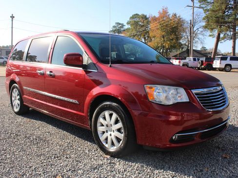 Used 2015 Chrysler Town & Country Touring w/ Trailer Tow Group image 5