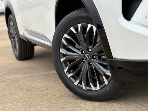 New 2026 Nissan Rogue Platinum image 9