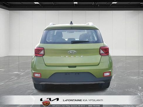Used 2021 Hyundai Venue SEL image 6