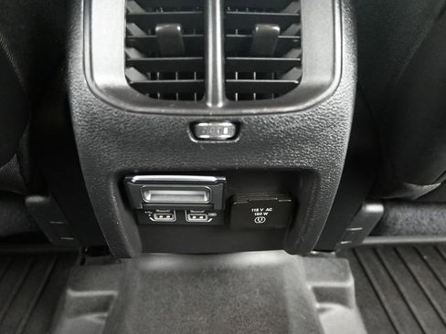 Used 2020 Jeep Cherokee Limited AWD/4WD image 32