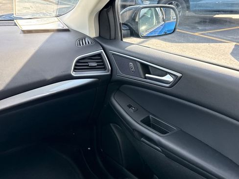 Certified 2022 Ford Edge SE w/ Black Appearance Package image 15