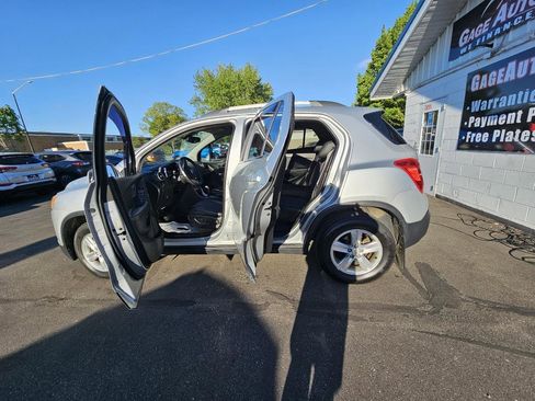 Used 2016 Chevrolet Trax LT w/ LT Convenience Package AWD/4WD image 23