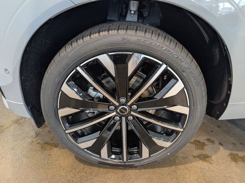 New 2026 Volvo XC60 B5 Ultra w/ Protection Package Premier image 7
