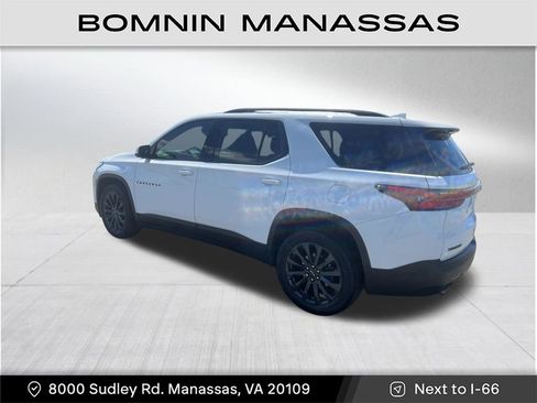 Used 2022 Chevrolet Traverse RS image 2