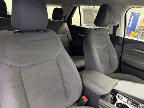 Certified 2026 Ford Explorer Active AWD/4WD image 9