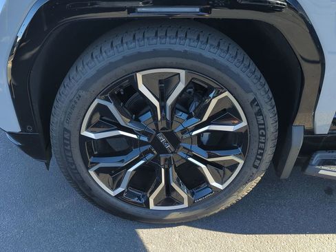 New 2024 GMC Sierra EV Denali image 32