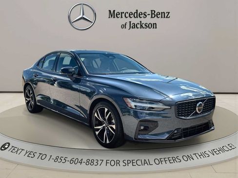 Used 2025 Volvo S60 B5 Plus AWD/4WD image 7