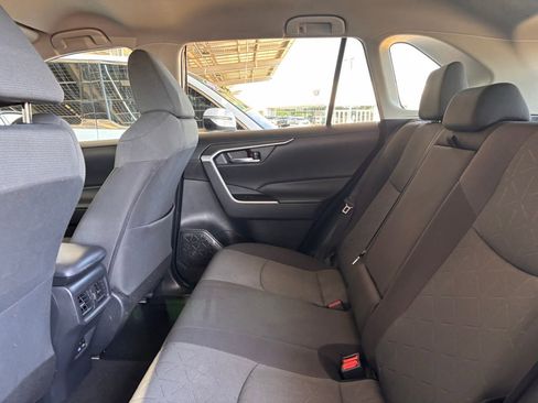 Used 2022 Toyota RAV4 XLE image 28