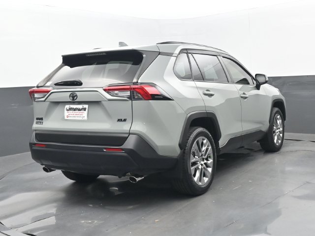 Used 2022 Toyota RAV4 XLE Premium FWD image 23