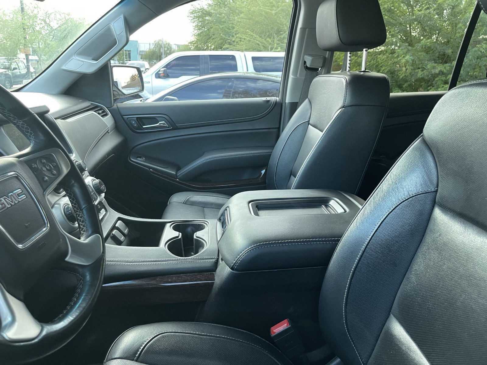 Used 2019 GMC Yukon SLT w/ HD Trailering Package AWD/4WD image 8