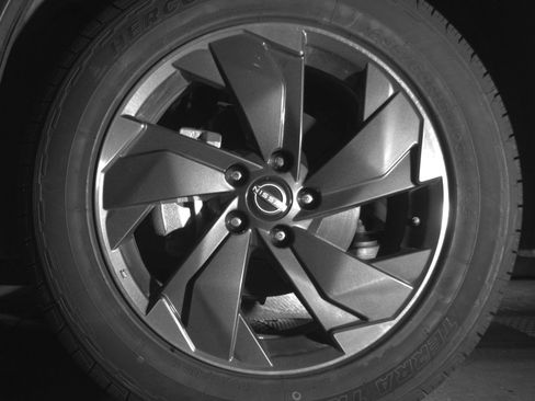 Used 2025 Nissan Rogue SV AWD/4WD image 12