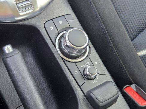 Used 2019 Toyota Yaris LE FWD image 20