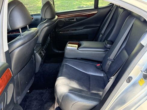 Used 2008 Lexus LS 460 RWD image 23