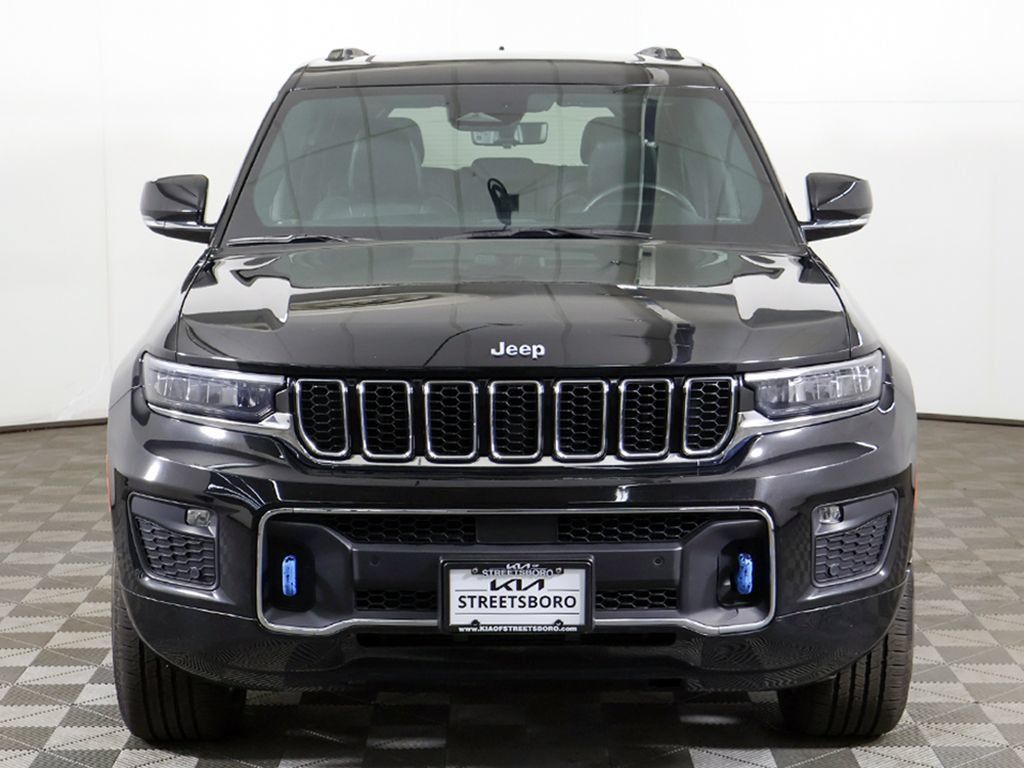 Used 2022 Jeep Grand Cherokee Overland w/ Luxury Tech Group IV AWD/4WD image 16