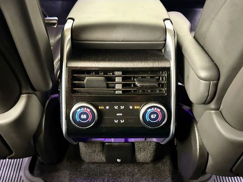 Used 2023 Land Rover Range Rover Long Wheelbase SE image 27