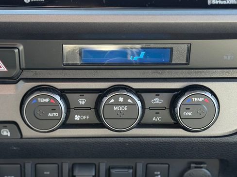 Used 2023 Toyota Tacoma TRD Off-Road image 11