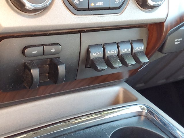 Used 2015 Ford F250 Lariat w/ Chrome Package AWD/4WD image 21