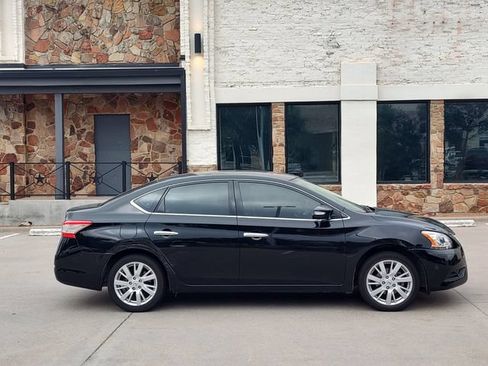 Used 2014 Nissan Sentra SL w/ Premium Package FWD image 2