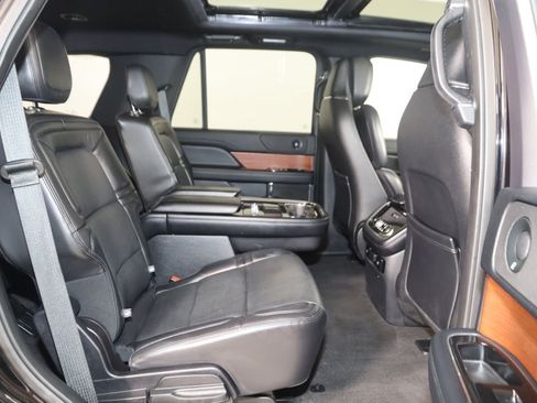 Used 2020 Lincoln Navigator Reserve AWD/4WD image 15