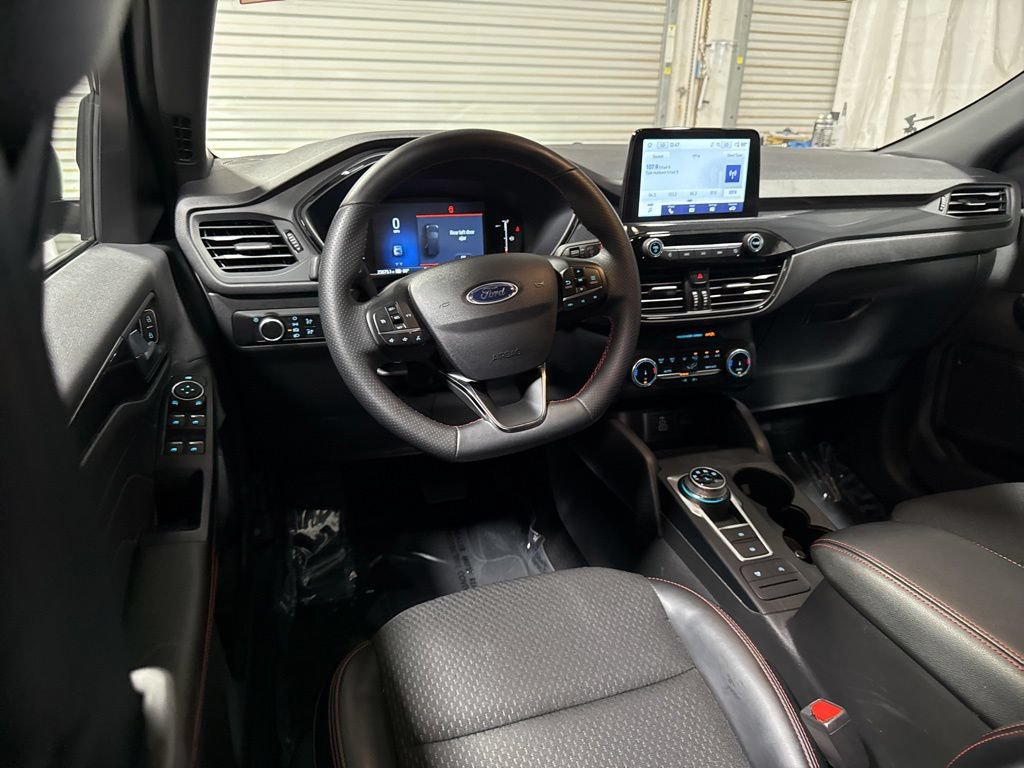 Used 2025 Ford Escape ST-Line FWD image 17