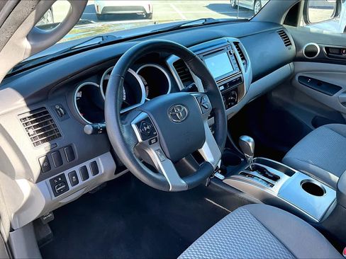 Used 2014 Toyota Tacoma PreRunner image 15