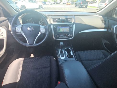 Used 2016 Nissan Altima 2.5 SV w/ Convenience Package FWD image 8