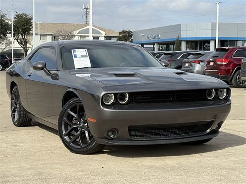 Used 2020 Dodge Challenger SXT w/ Blacktop Package image 2