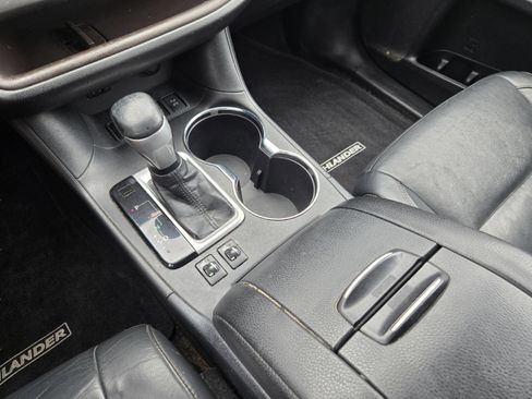 Used 2015 Toyota Highlander XLE AWD/4WD image 19