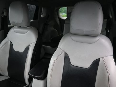 Used 2020 Jeep Compass Limited w/ Luxury Seat Group AWD/4WD image 15