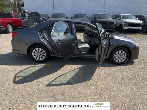 Used 2014 Toyota Camry LE FWD image 30