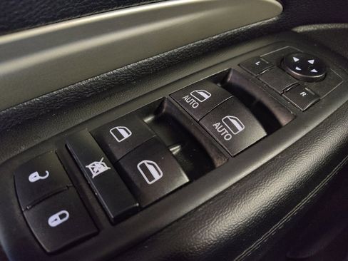 Used 2020 Dodge Durango SXT image 27