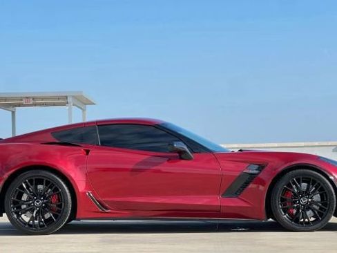 Used 2015 Chevrolet Corvette Z06 w/ 3LZ Preferred Equipment Group image 7