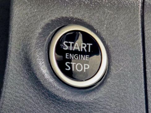 Used 2025 Nissan Frontier SV w/ SV Convenience Package RWD image 35