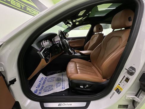 Used 2019 BMW 530e xDrive w/ Convenience Package AWD/4WD image 18