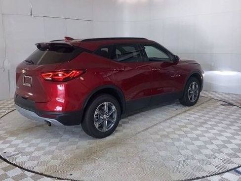 Used 2024 Chevrolet Blazer LT w/ Convenience Package FWD image 4