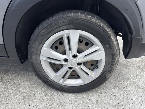 Used 2021 Nissan Kicks S image 44