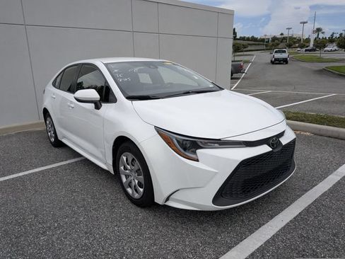 Certified 2020 Toyota Corolla LE FWD image 1