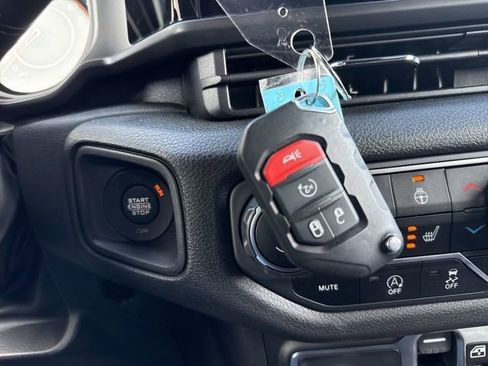 Used 2025 Jeep Wrangler Sport S image 44