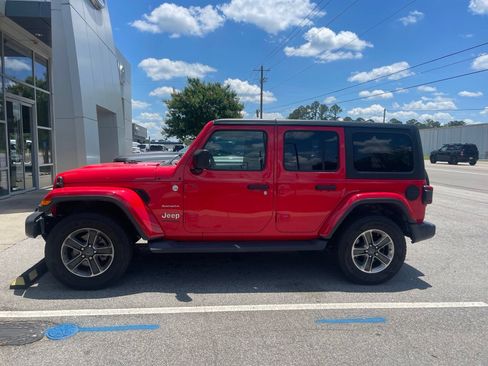 Used 2018 Jeep Wrangler Unlimited Sahara AWD/4WD image 5
