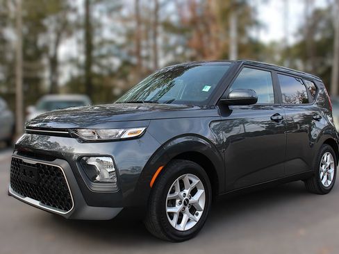 Used 2022 Kia Soul LX w/ Technology Package image 4