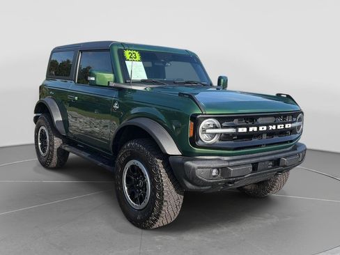 Used 2023 Ford Bronco Outer Banks w/ Sasquatch Package AWD/4WD image 8