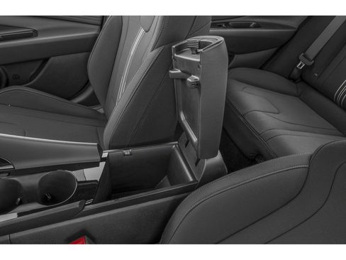 New 2025 Hyundai Elantra SEL image 32