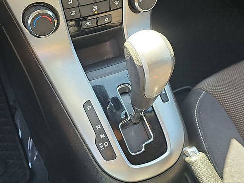 Used 2015 Chevrolet Cruze LT w/ Technology Package FWD image 13