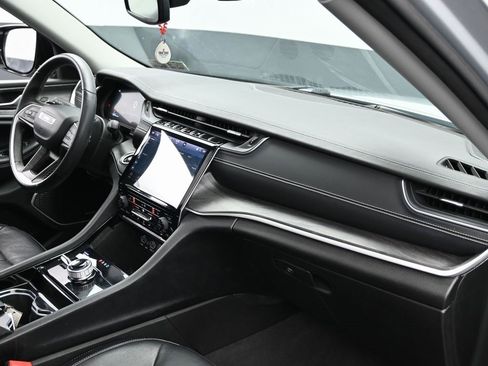 Used 2021 Jeep Grand Cherokee L Limited image 38